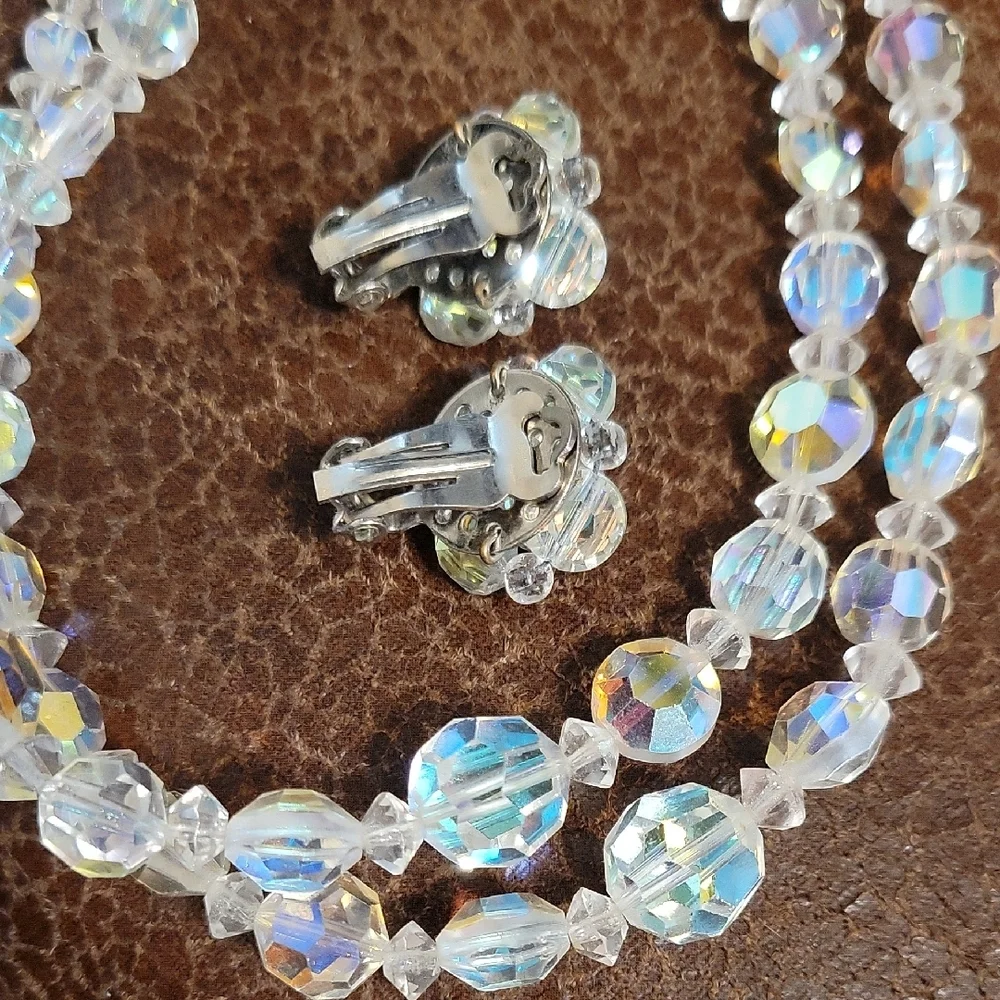 Iridescent Crystal Necklace and Earring Set (44) - Picture 14 of 16